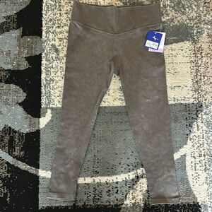 7/8 Length high-rise legging stretches with you flexible knit comfort